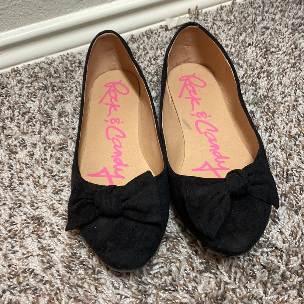 Black sandals